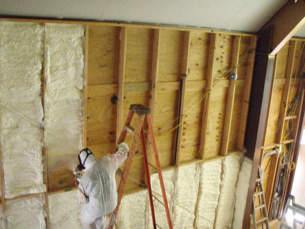 Top Qualities to Look for in a Spray Foam Insulation Contractor